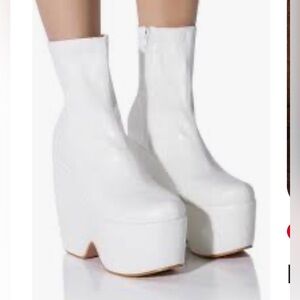 Azalea Wang Lovely White Platform Stretch Sock Vegan Bootie Size 9
